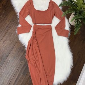 Two piece brick color set